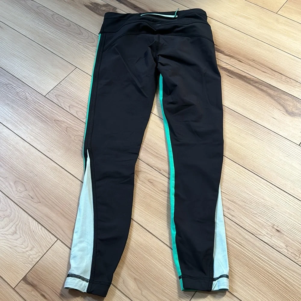 LULULEMON EUC Run Pace Tight sz 4 - Picture 3 of 8